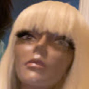 Meet your Posher, Mahogany.